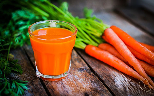 Uống nước ép cà rốt có giảm cân không