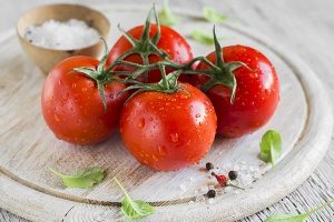 Ăn cà chua giảm cân đúng cách, hiệu quả bất ngờ mà chi phí thấp