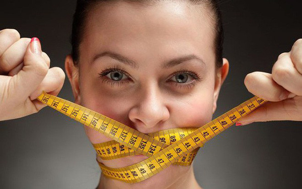 Tại sao nhịn ăn vẫn không giảm cân