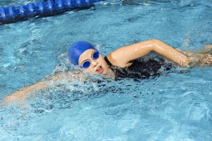 Bơi lội có giảm mỡ bụng không – Cách đánh bay mỡ bụng khác biệt